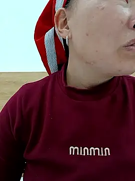 girl-hot2x online show from January 15, 2026, 1:05 pm