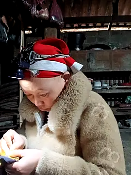 girl-hot2x online show from February 9, 2026, 8:51 am