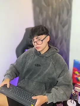 Samu FoXXX online show from November 11, 2025, 8:20 pm