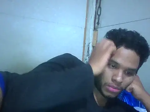 Snapshot of josecamsex27 chatting on December 4, 2025, 2:37 pm josecamsex27 online show from December 4, 2025, 2:37 pm