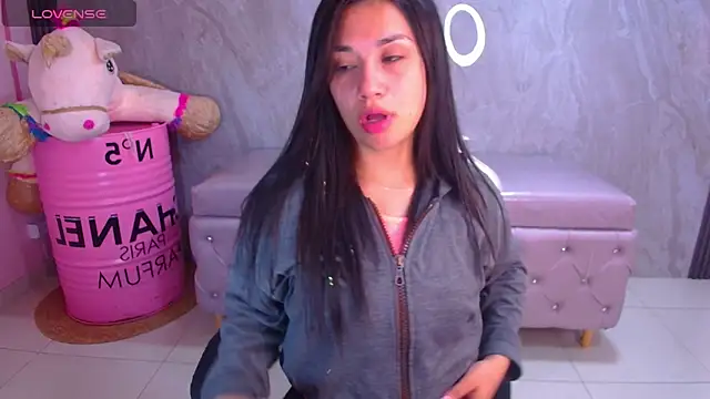 Violetta jhonson a online show from December 18, 2025, 3:56 am