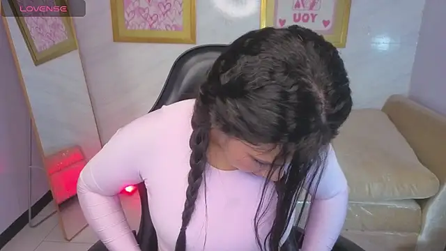 Violetta jhonson a online show from April 19, 2026, 5:40 am