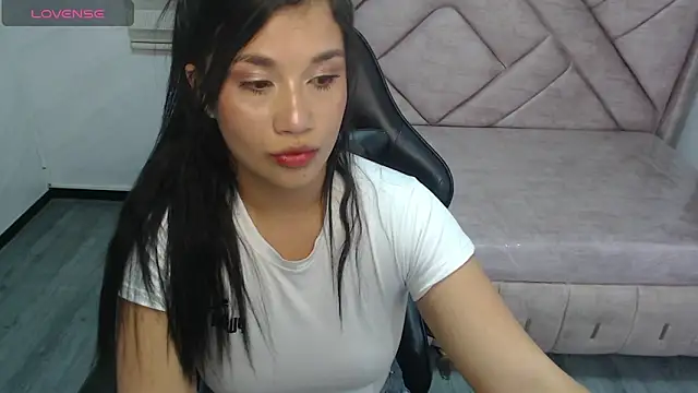 Snapshot of Violetta_jhonson_a chatting on May 14, 2026, 4:03 pm Violetta jhonson a online show from May 14, 2026, 4:03 pm