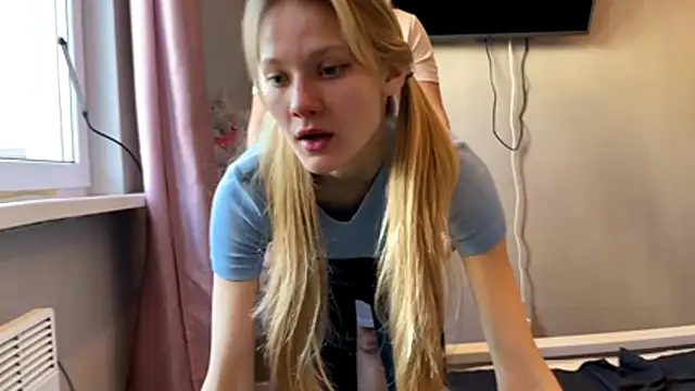 Daisy Couple online show from January 7, 2026, 8:28 am