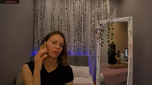 Vanilla-Dream online show from November 14, 2025, 7:12 pm