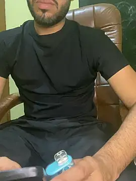 Snapshot of hotyyyyjonny chatting on April 16, 2026, 3:57 pm hotyyyyjonny online show from April 16, 2026, 3:57 pm