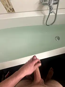 lukasDickpic12 online show from December 16, 2025, 8:14 pm