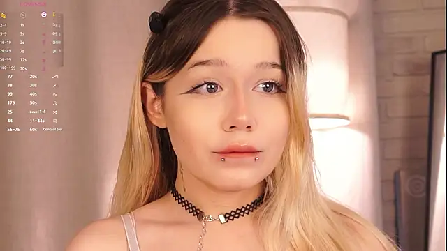 Snapshot of Love_audirs6 chatting on February 3, 2026, 11:04 am Love audirs6 online show from February 3, 2026, 11:04 am