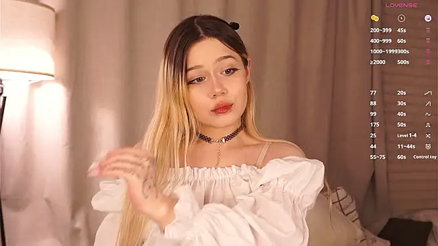 Snapshot of Love_audirs6 chatting on February 4, 2026, 12:33 pm Love audirs6 online show from February 4, 2026, 12:33 pm