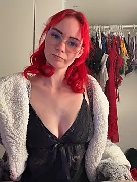 Snapshot of AlinaWinter chatting on January 15, 2026, 1:37 pm AlinaWinter online show from January 15, 2026, 1:37 pm