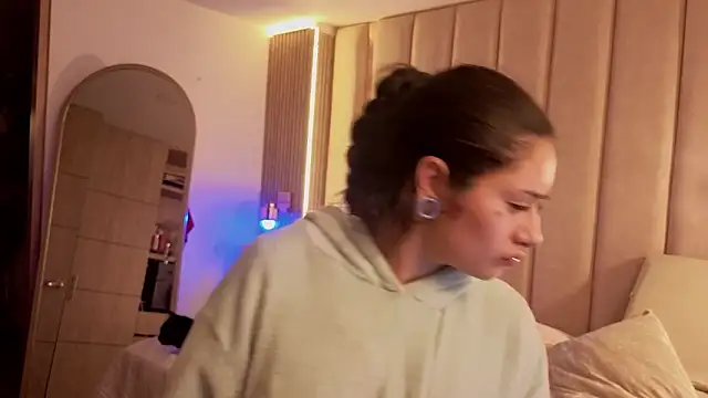 Iamnyxy online show from March 12, 2026, 10:54 am