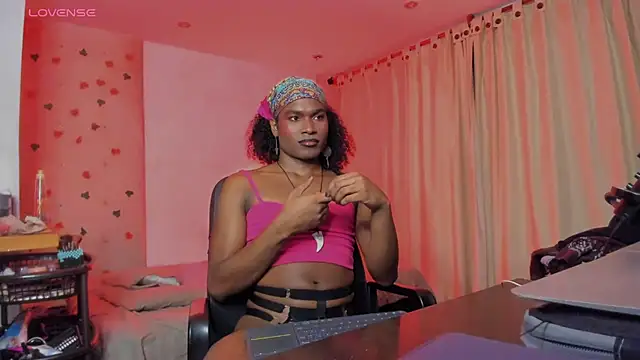 LaGoldenBitch online show from May 30, 2026, 1:25 am