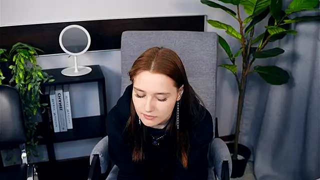 Snapshot of IsaParadiso chatting on November 13, 2025, 8:35 am IsaParadiso online show from November 13, 2025, 8:35 am