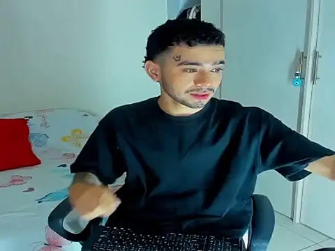 Snapshot of JohnE_Medina chatting on November 20, 2025, 5:12 pm JohnE Medina online show from November 20, 2025, 5:12 pm