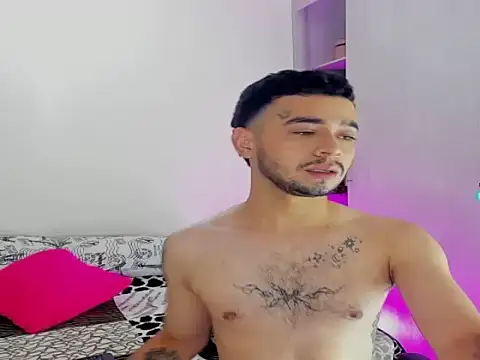 Snapshot of JohnE_Medina chatting on November 24, 2025, 11:37 pm JohnE Medina online show from November 24, 2025, 11:37 pm