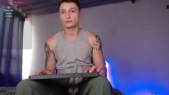 Snapshot of ArthurPhoenixx chatting on December 2, 2025, 6:36 pm ArthurPhoenixx online show from December 2, 2025, 6:36 pm