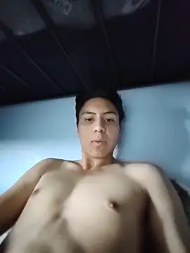 ianyoung18 online show from November 13, 2025, 6:51 pm