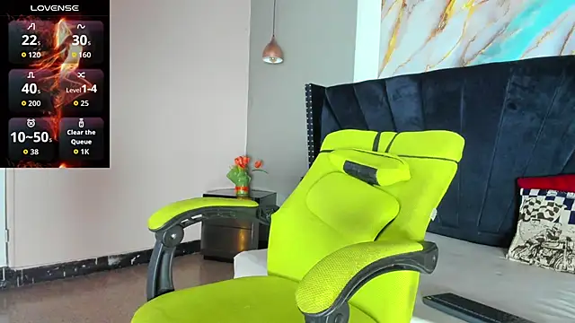 Xanderr owen2 online show from November 19, 2025, 8:09 pm