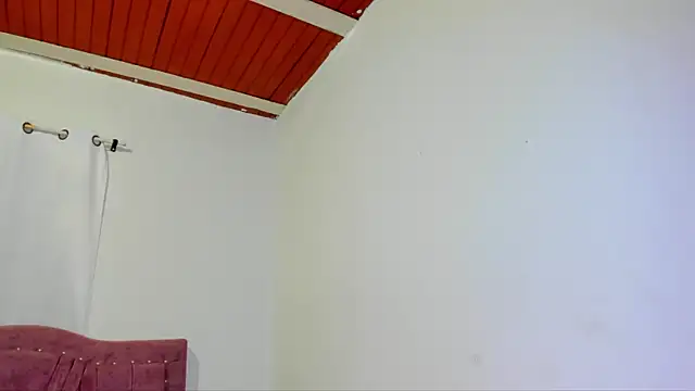 yourlatina emely online show from January 16, 2026, 4:33 pm