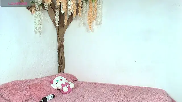 Snapshot of MISS_SAMMYROSE chatting on May 13, 2026, 11:33 pm MISS SAMMYROSE online show from May 13, 2026, 11:33 pm