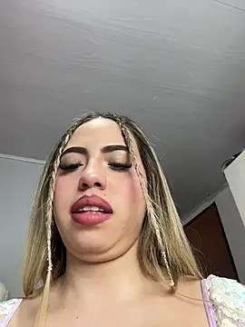 cupcakee  online show from November 16, 2025, 7:52 pm