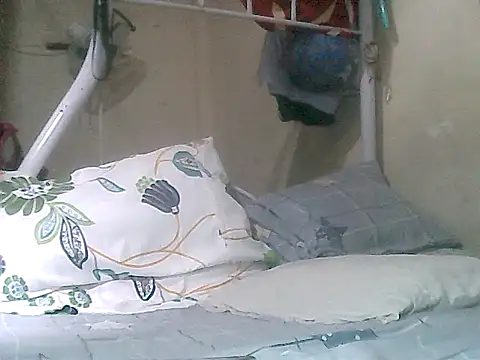 loriepinay46 online show from January 7, 2026, 1:30 am