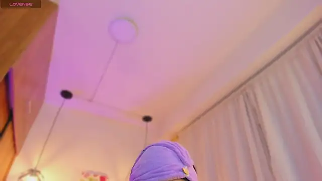 Cassiesteveens online show from November 14, 2025, 11:35 pm