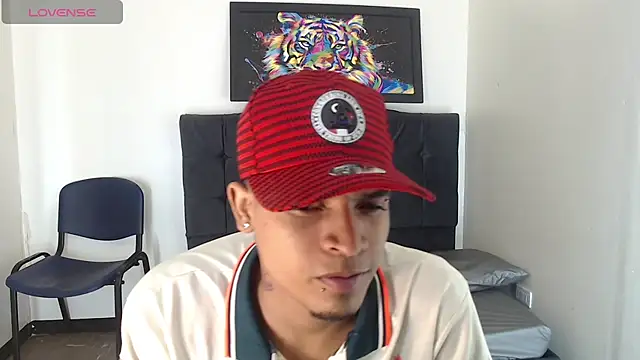 Isaacas  online show from November 28, 2025, 11:46 am