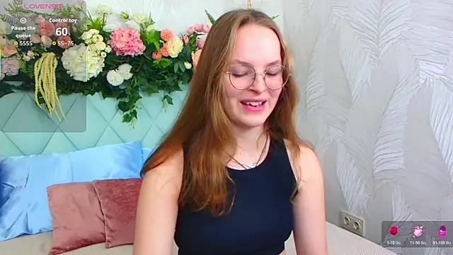 MadisonSmitt online show from December 2, 2025, 5:13 am