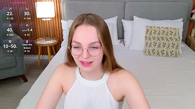 MadisonSmitt online show from March 13, 2026, 5:03 am