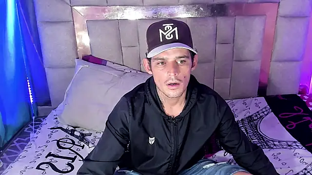 Sexybigjefffx online show from November 13, 2025, 6:40 pm