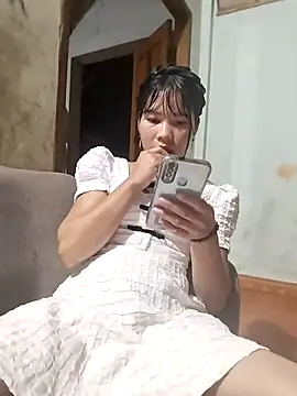 gugu0022 online show from April 3, 2026, 12:58 pm