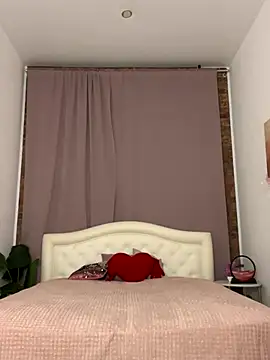 Shy Vivi online show from November 23, 2025, 1:22 pm