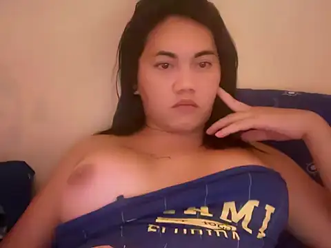 Snapshot of Pretty_moccha chatting on April 4, 2026, 11:18 am Pretty moccha online show from April 4, 2026, 11:18 am