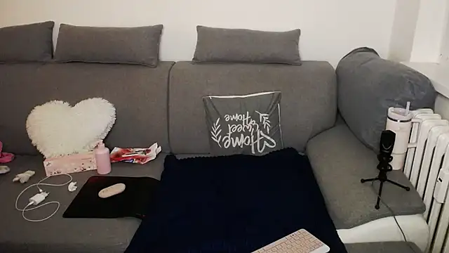 LolaSweetButPsycho7 online show from February 10, 2026, 7:29 pm