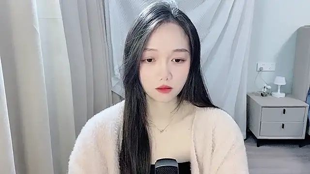 BoiI2u online show from December 17, 2025, 3:18 pm