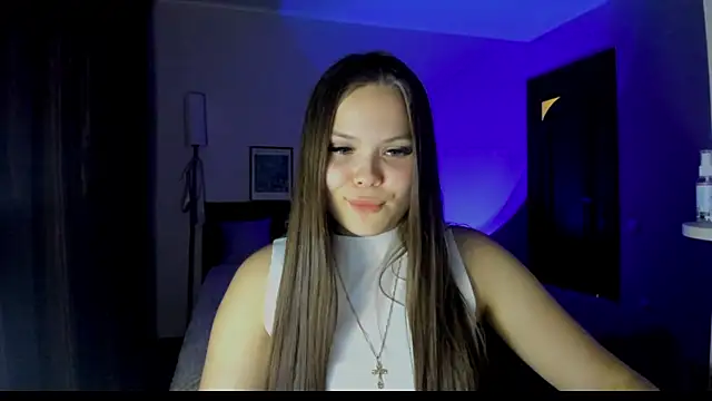 Snapshot of Kira_love_81 chatting on May 26, 2026, 7:43 pm Kira love 81 online show from May 26, 2026, 7:43 pm