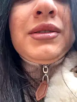 Snapshot of millluv chatting on November 27, 2025, 9:44 am millluv online show from November 27, 2025, 9:44 am