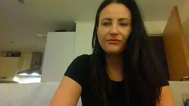 jasmine38england online show from May 6, 2026, 10:04 pm