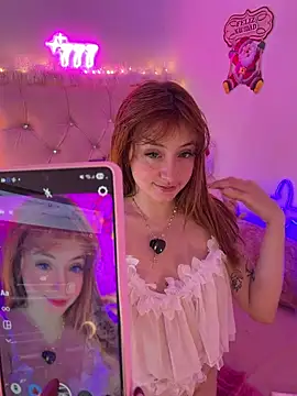 Teenjenn  online show from December 3, 2025, 12:29 am