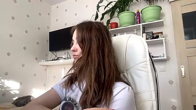 SweetieKatie online show from February 10, 2026, 11:58 am