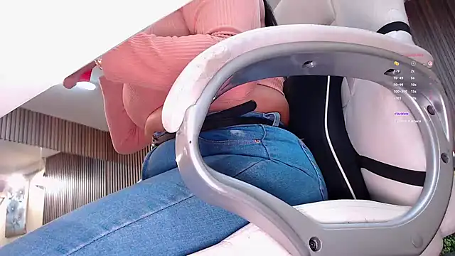 Snapshot of ElliSmith chatting on December 16, 2025, 8:03 pm ElliSmith online show from December 16, 2025, 8:03 pm