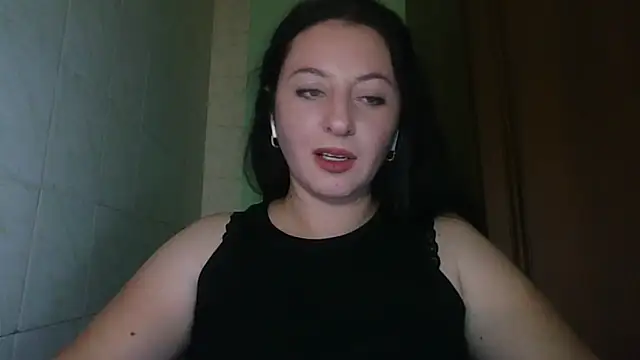 Snapshot of MelinaAx chatting on November 14, 2025, 11:02 pm MelinaAx online show from November 14, 2025, 11:02 pm