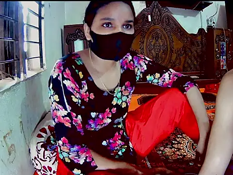Snapshot of Hor-reka chatting on July 4, 2026, 5:35 am Hor-reka online show from July 4, 2026, 5:35 am