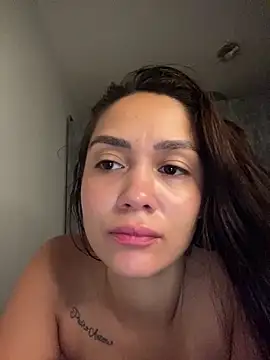 carolsapequinha online show from April 12, 2026, 10:20 am