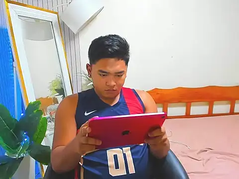 SandraXxHornball online show from November 14, 2025, 8:02 am