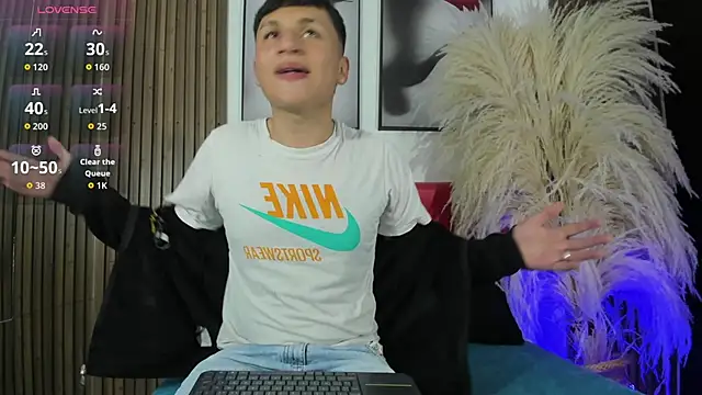 Sweet Smiith online show from November 19, 2025, 7:25 pm