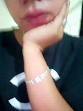 Snapshot of isha_sharma2002 chatting on November 29, 2025, 1:47 pm isha sharma2002 online show from November 29, 2025, 1:47 pm