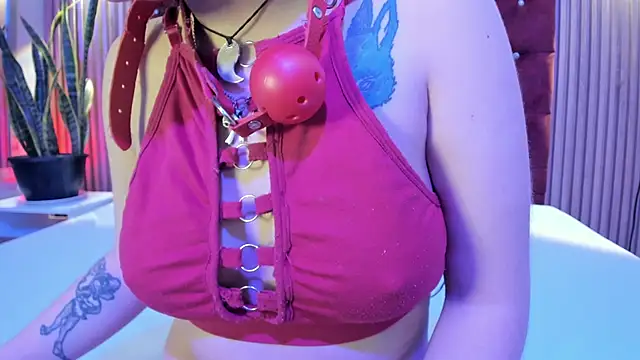 Danna-Rouse online show from February 1, 2026, 7:56 pm