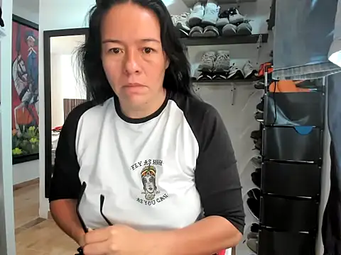 caroline 47 online show from April 18, 2026, 4:00 pm